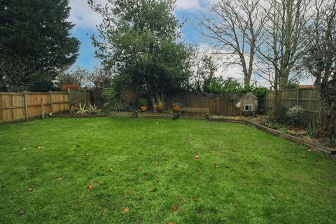 3 bedroom detached bungalow to rent, Charles Avenue, Watton, IP25