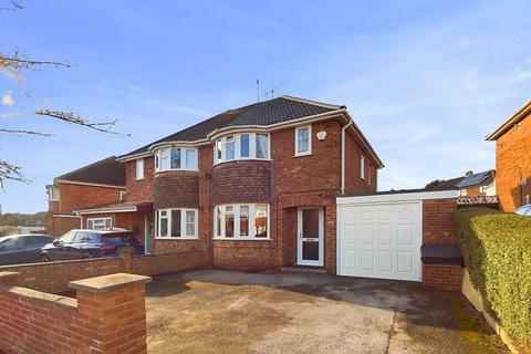 3 bedroom semi-detached house for sale, Prestwich Avenue, Worcester, Worcestershire, WR5