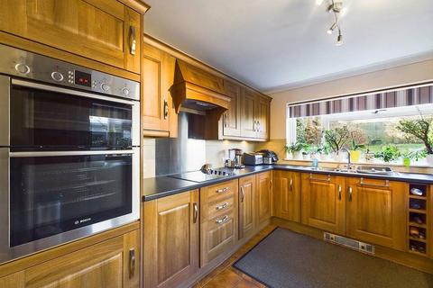 3 bedroom semi-detached house for sale, Prestwich Avenue, Worcester, Worcestershire, WR5