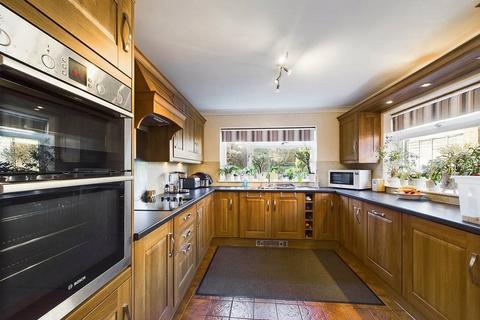 3 bedroom semi-detached house for sale, Prestwich Avenue, Worcester, Worcestershire, WR5