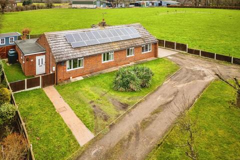 3 bedroom detached bungalow for sale, Snaith Road, East Cowick DN14