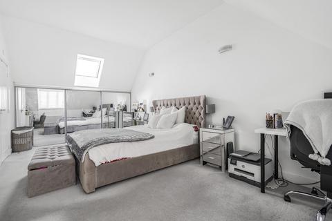 24 Vulcan View, Bicester, OX26 4AD