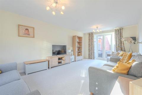 10 Dawn Close, Wollaston, Stourbridge, DY8 4GF