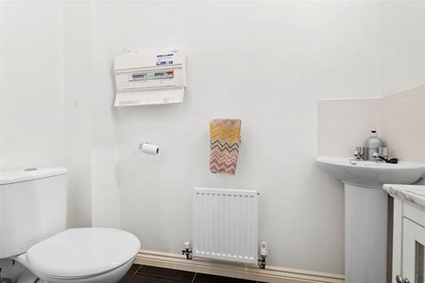 9 Bobeche Place, Kingswinford, DY6 7LU