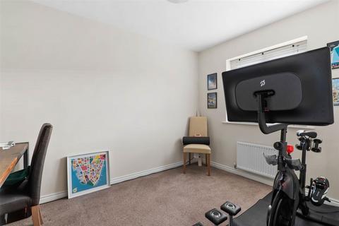 9 Bobeche Place, Kingswinford, DY6 7LU