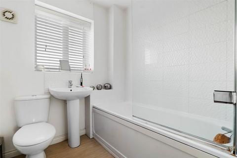 9 Bobeche Place, Kingswinford, DY6 7LU