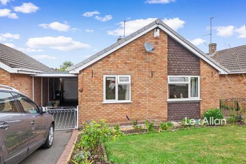 2 bedroom detached bungalow for sale, Aretha Close, Kingswinford