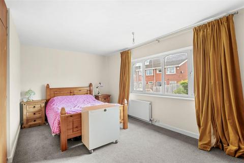 36 Clent Road, Stourbridge, DY8 4LN
