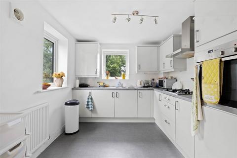 73 Argyle Close, Stourbridge, DY8 4XT