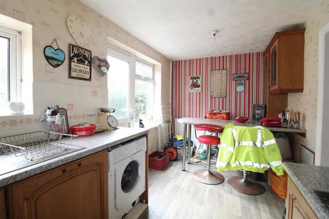 3 bedroom semi-detached house for sale, Gayfield Avenue, Brierley Hill