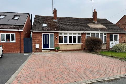 3 bedroom semi-detached house for sale, Coniston Drive, Kingswinford