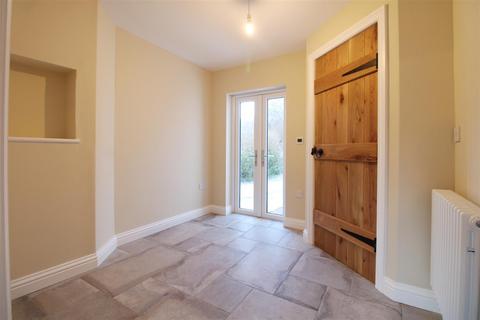 3 bedroom end of terrace house for sale, Enville Road, Kinver