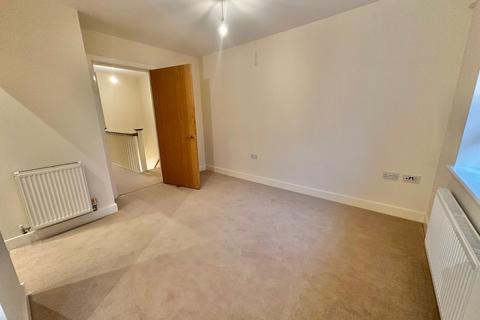 2 bedroom maisonette for sale, Balmoral Drive, FRIMLEY GU16