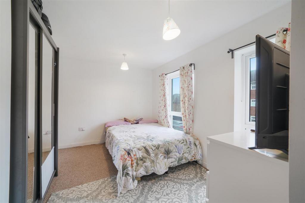 Flat 14, Montague Fell - 9g7i763e8 BJfd Jsn6p0 N.jpg