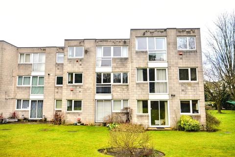 1 bedroom apartment for sale, Lawns Hall Close, Leeds