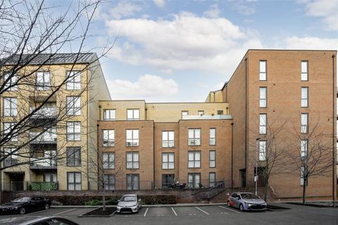 3 bedroom flat for sale, Hallington Court, Edgware Green HA8