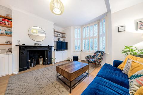 1 bedroom flat for sale, Stanley Road, Teddington, TW11