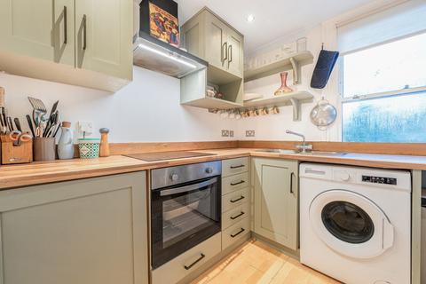 1 bedroom flat for sale, Stanley Road, Teddington, TW11