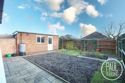 3 bedroom detached bungalow for sale, Gloucester Avenue, Lowestoft