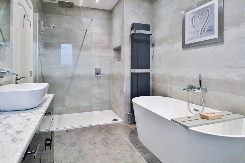 Ensuite