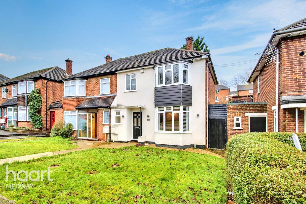 The Tideway, Rochester 3 bed semi-detached house - £365,000