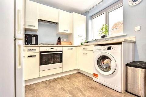 3 bedroom townhouse for sale, Lawefield Way, Wakefield, West Yorkshire