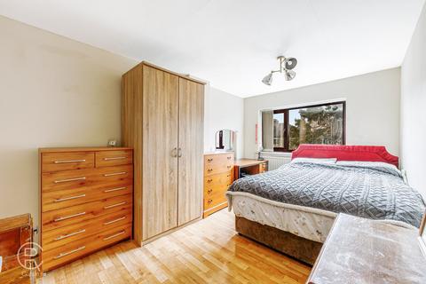 3 bedroom detached house for sale, Cowper Road, London, W7