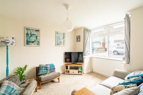 72 Somermead, Bristol, BS3 5QS