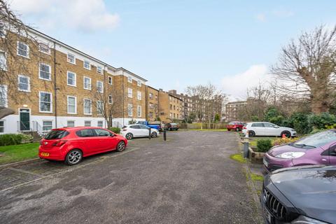 3 bedroom flat to rent, Leigham Avenue, Streatham Hill, London, SW16