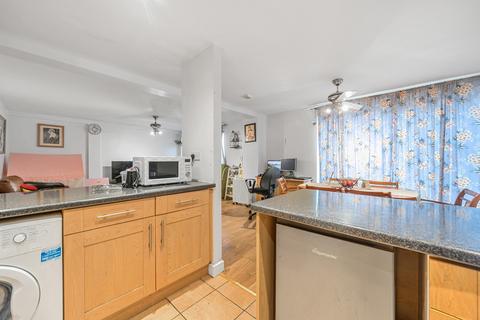 2 bedroom apartment for sale, Alexander Court, Dee Lane, Chester