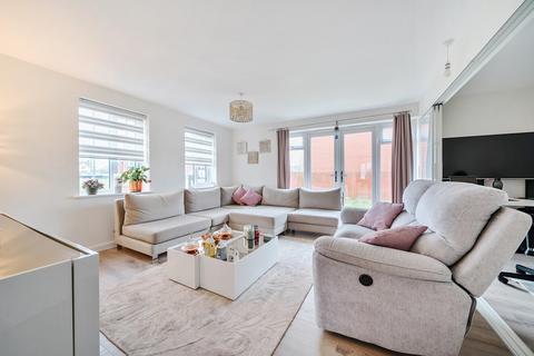 14 Ampthill Way, Faringdon, SN7 7LE