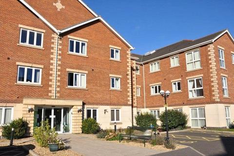 2 bedroom flat to rent, Manor House, Harpham Close, Scunthorpe, North Lincolnshire, DN16