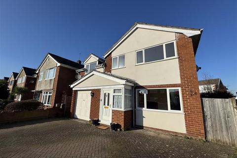 4 bedroom detached house for sale, Ffordd Garmonydd, Wrexham