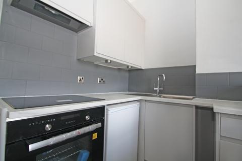 1 bedroom flat to rent, Camden Hill Road, London SE19