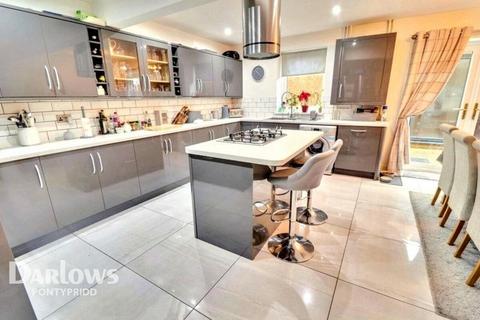 4 bedroom end of terrace house for sale, Poplar Road, Pontypridd