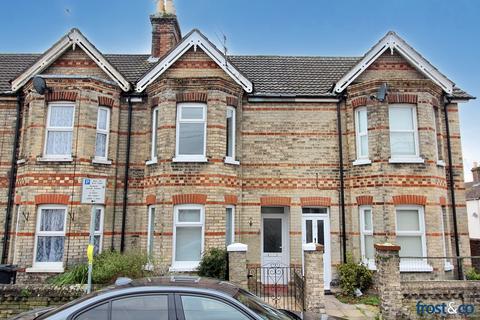 3 bedroom terraced house to rent, Shaftesbury Road, Poole