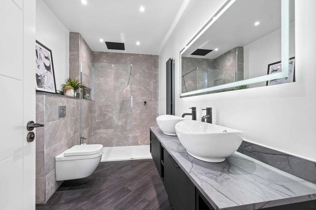 Master en-suite