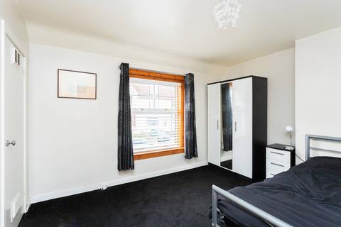 14 Simpson Drive, Coalsnaughton, Tillicoultry, FK13 6JY