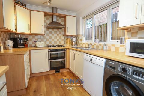 4 bedroom detached house for sale, Hamilton Avenue, Halesowen B62