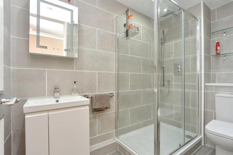 2 bedroom flat for sale, Bridle Path, Woodford Green, Essex