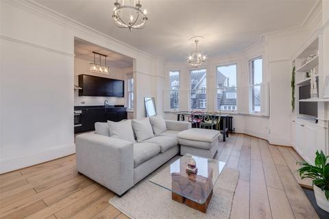 2 bedroom flat for sale, Frognal, Hampstead, NW3