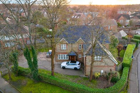 5 bedroom detached house for sale, Netherne Drive, COULSDON, Surrey, CR5