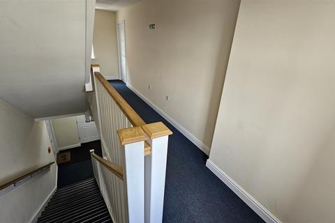 2 bedroom apartment to rent, Eden Walk, Bingham