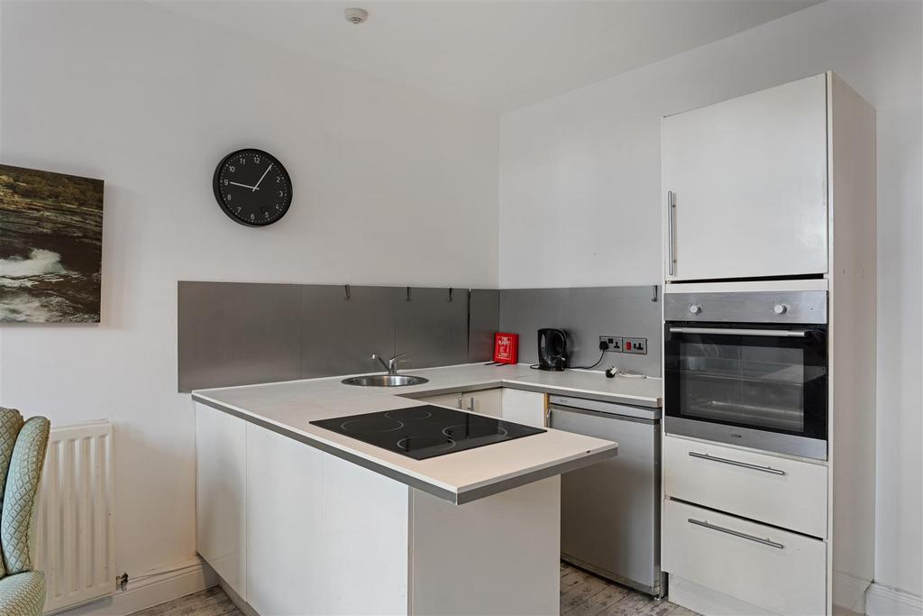 78 Basement Flat 30.jpg