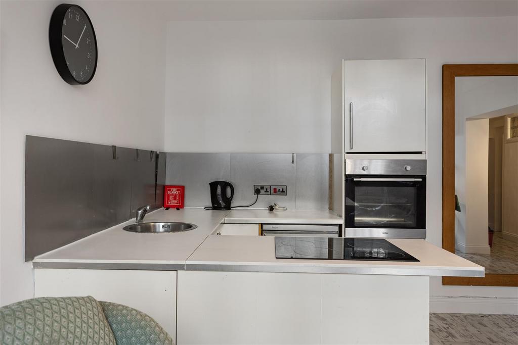 78 Basement Flat 33.jpg
