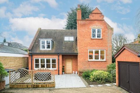 3 bedroom detached house to rent, The Grange, Wimbledon