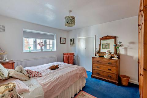 4 Manor Drive, Chelmsford, CM2 7EX