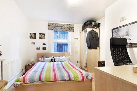 1 bedroom apartment to rent, Tower Bridge Road, London, SE1