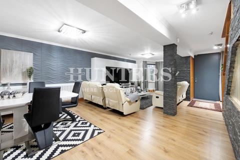 4 Paddock Road, London, NW2 7DL