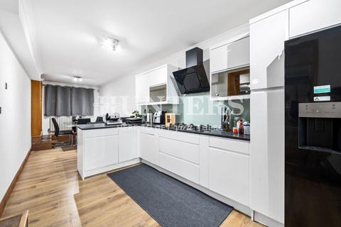 4 Paddock Road, London, NW2 7DL